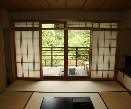 Traditional-elegance-at-the-Gora-Kadan