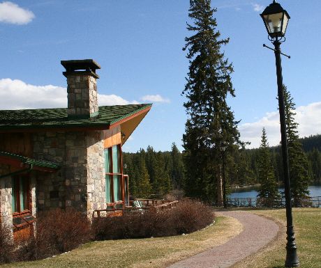 Fairmont Jasper Park Lodge cabin