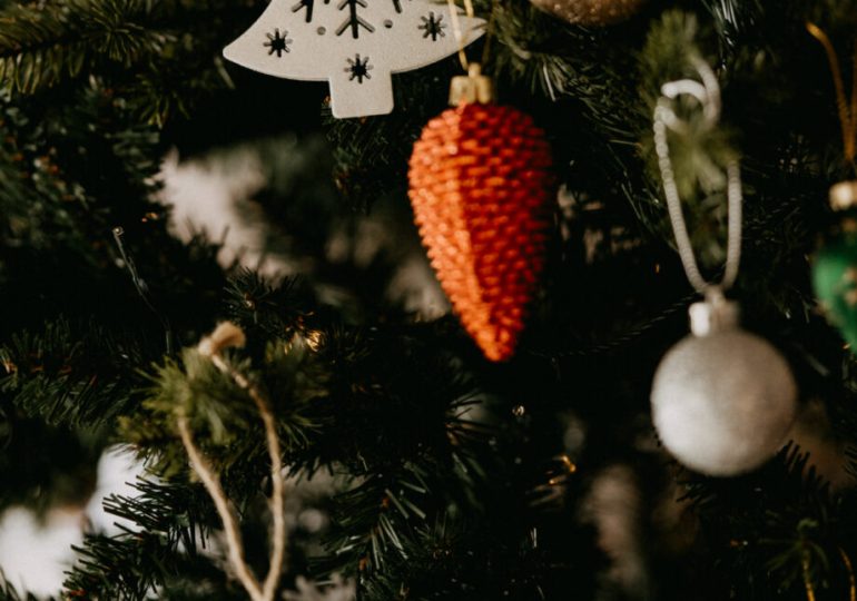 20 luxury travel gifts for her this Christmas (2023) – UK & Europe edition