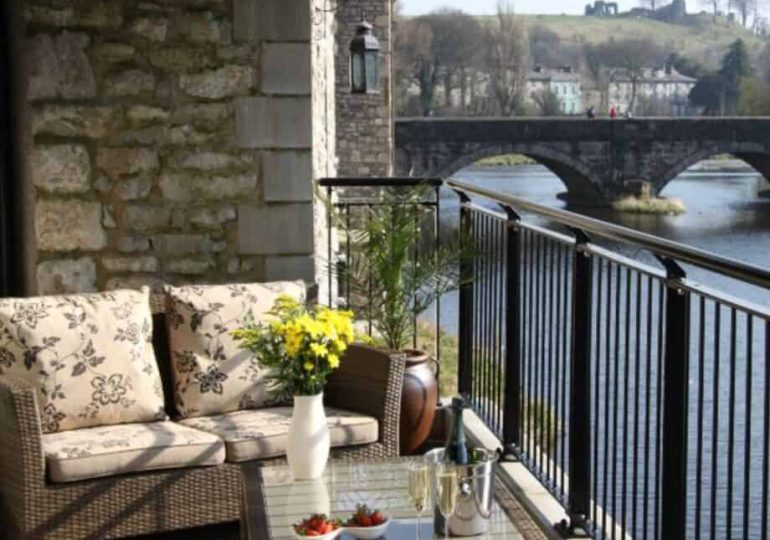 Booking vacation rentals directly with the owner versus via a third party website