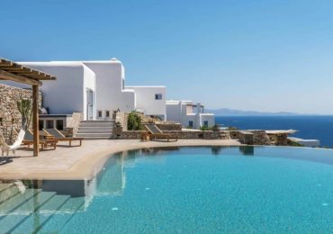 Why 2026 marks the definitive pivot from luxury hotels to private villas