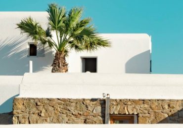 Renting a villa in Mykonos: What the platforms will never tell you
